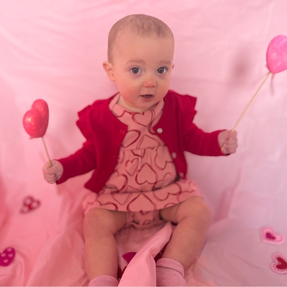 12 month carters valentine’s day set - Picture 2 of 2
